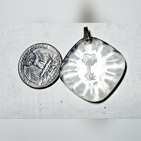 Caribbean palm tree in clear glass pendant for necklace #islandboy #palmtree - Picture 5 of 5